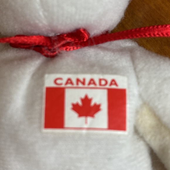 Teenie Beanie Baby, Maple the Bear with Canadian flag - Picture 6 of 7